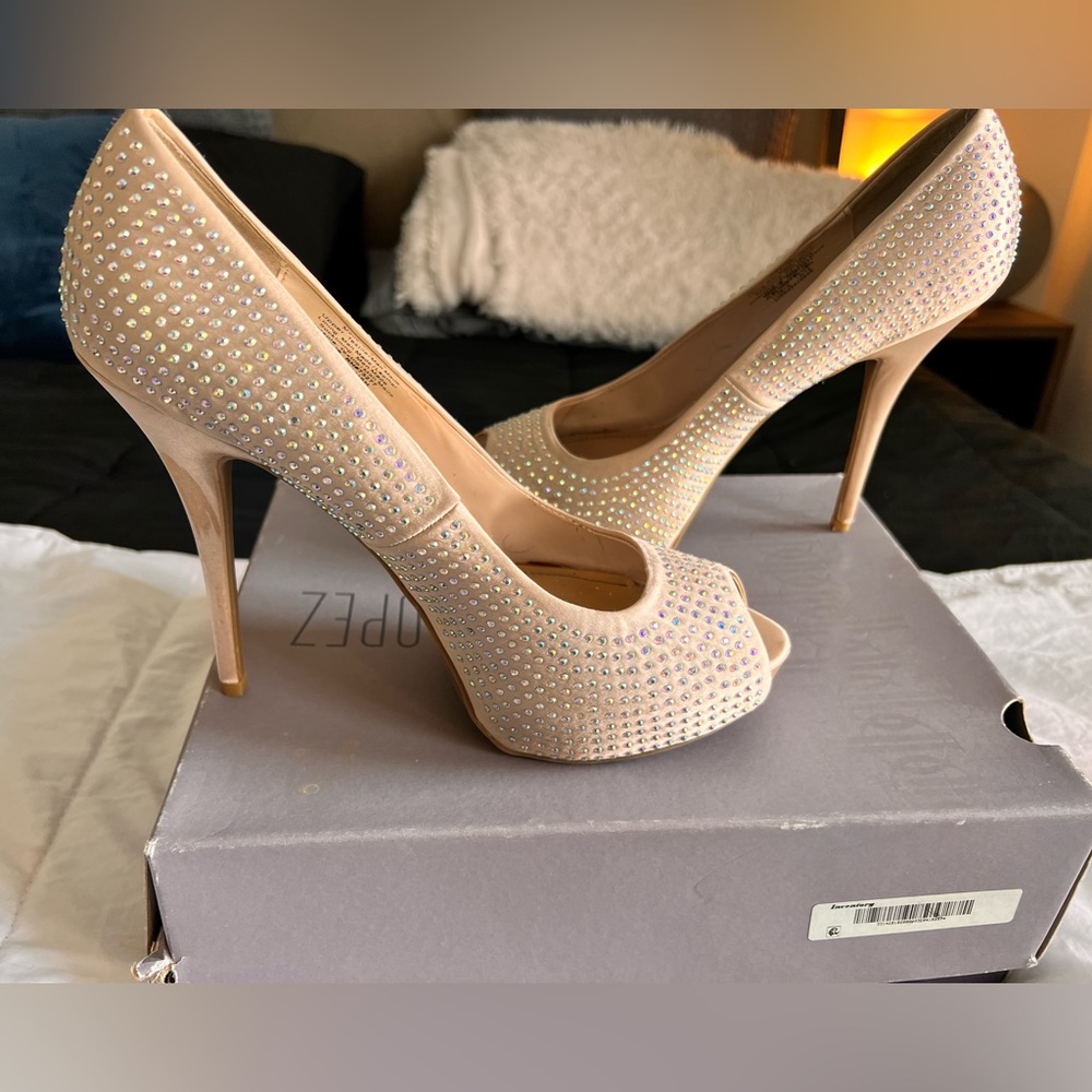 JENNIFER LOPEZ BLINGY BLUSH HEEL size 9.5
